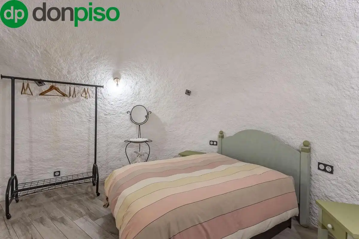 Bedroom of Houses for sale in Granada  with Heating and Terrace