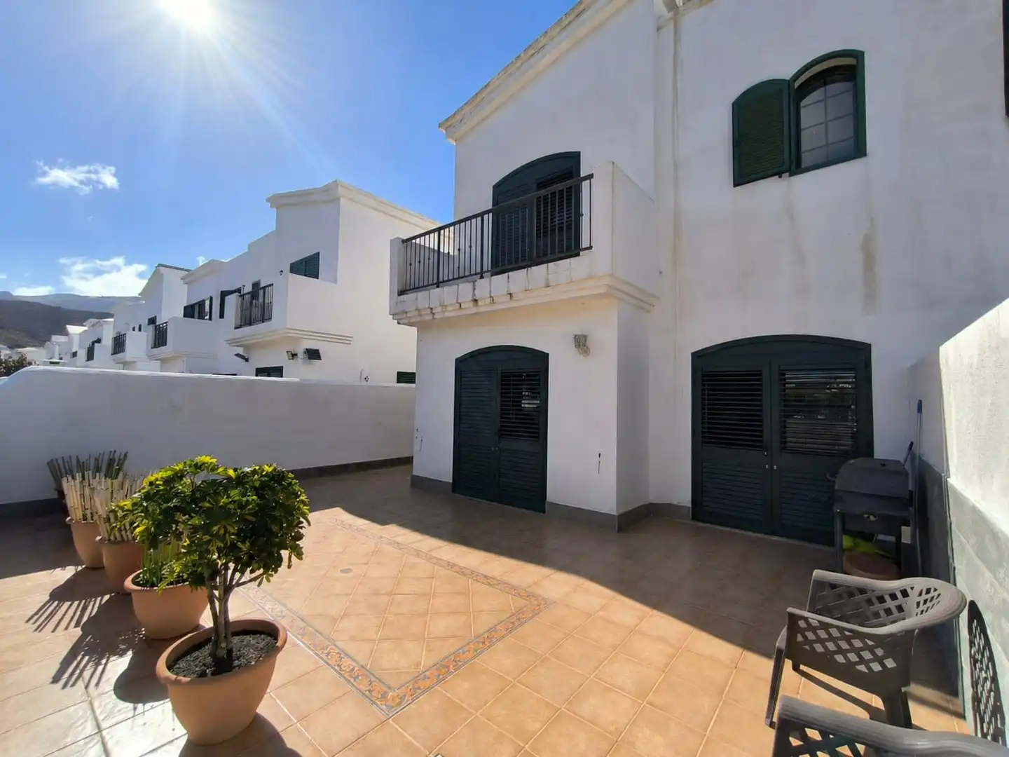 Vista exterior de Casa o xalet en venda en Agaete amb Jardí privat, Terrassa i Moblat