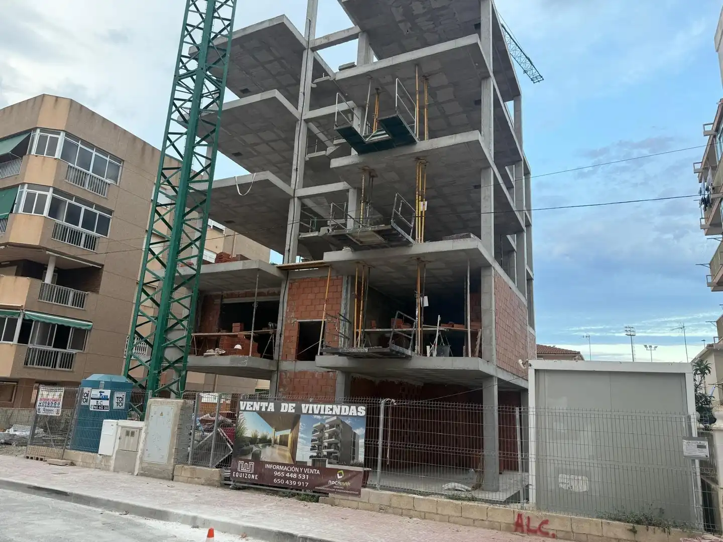 Vista exterior de Piso en venta en Santa Pola con Aire acondicionado, Jardín privado y Terraza