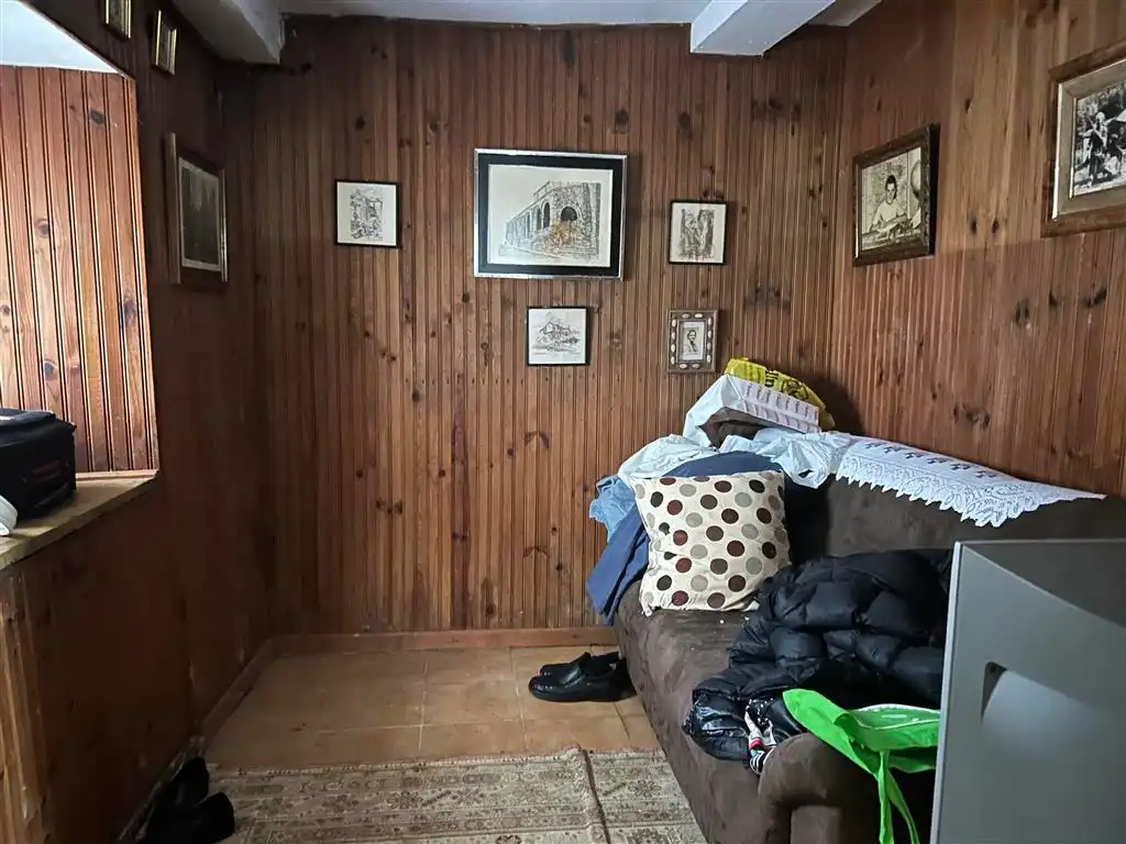Sala d'estar de Casa o xalet en venda en Val de San Vicente  amb Jardí privat i Moblat