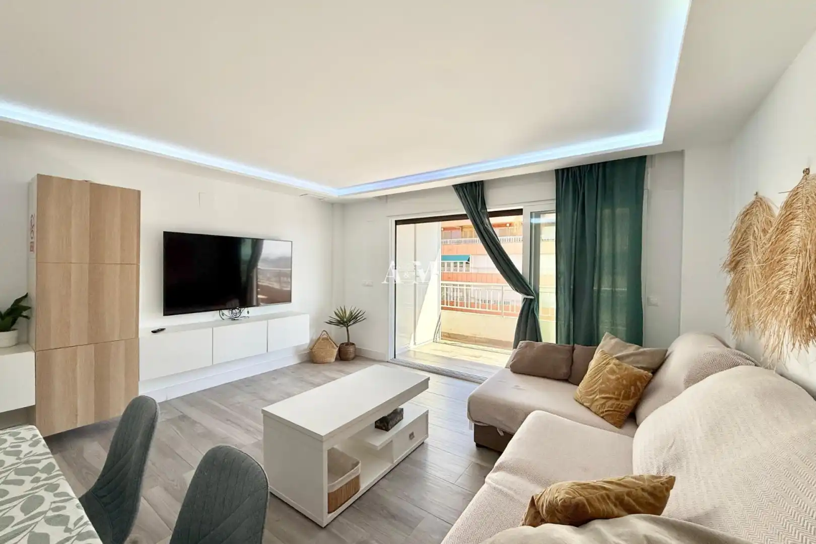 Sala de estar de Piso de alquiler en Torrevieja con Aire acondicionado, Calefacción y Terraza