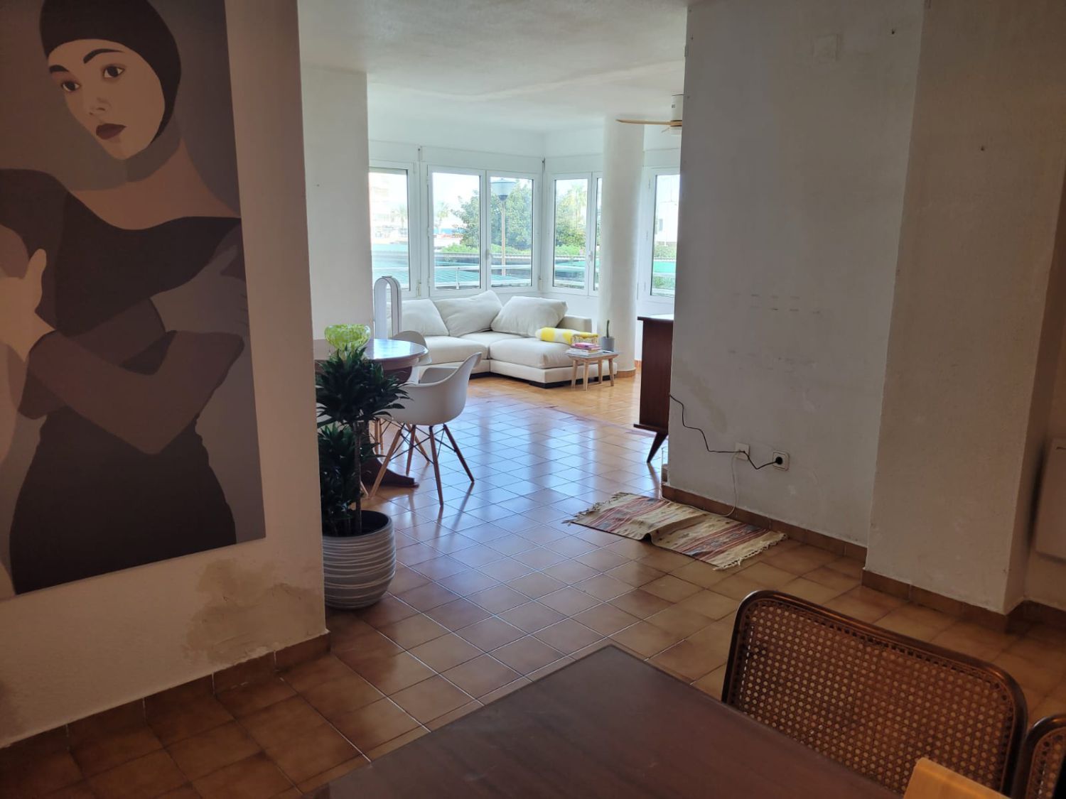 Sala d'estar de Apartament en venda en Alicante / Alacant amb Jardí privat, Traster i Piscina comunitària