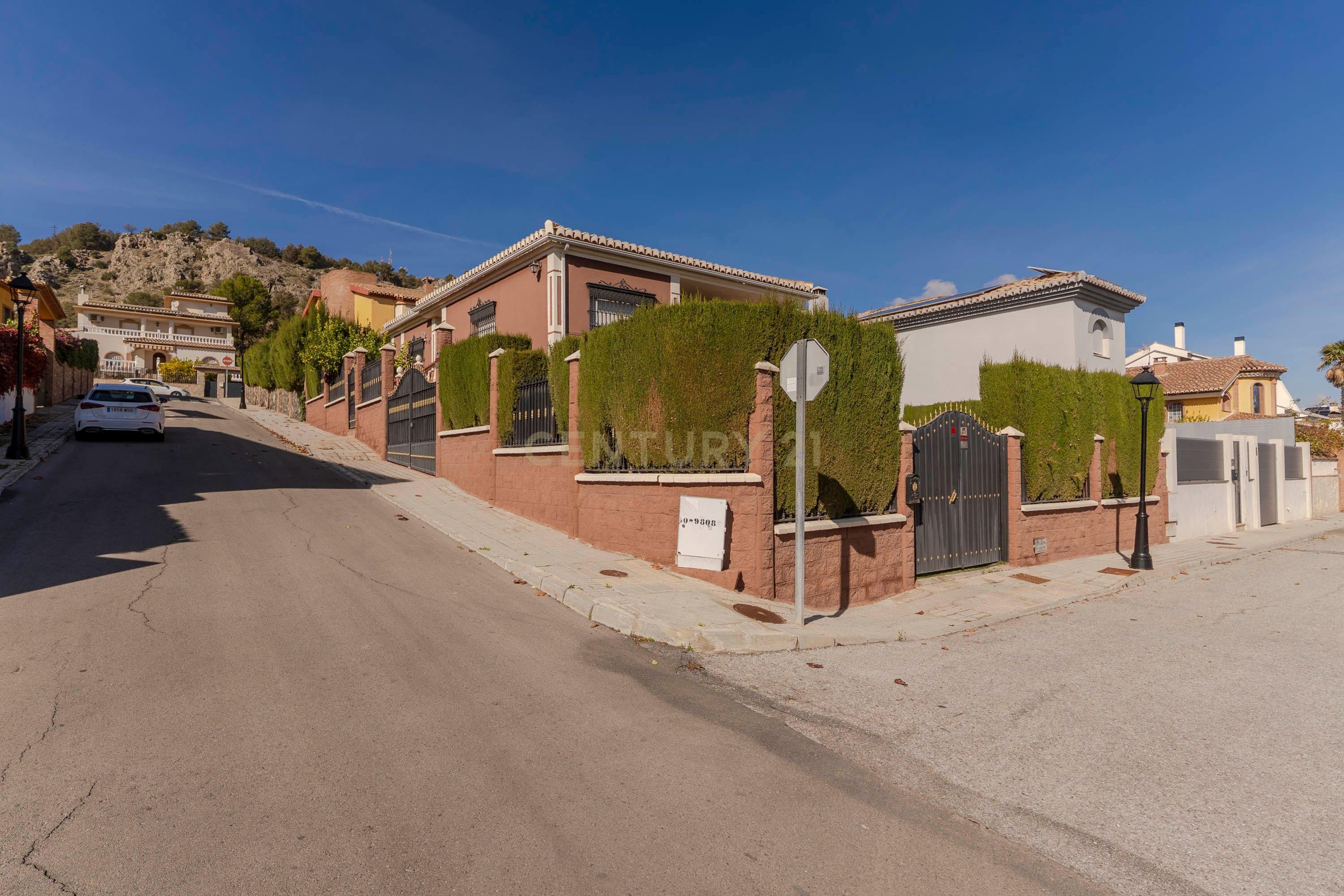 Vista exterior de Casa o xalet en venda en Albolote amb Aire condicionat, Traster i Piscina