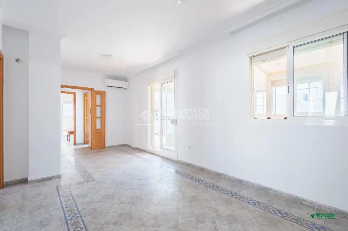 Piso en venta en Almería con Terraza