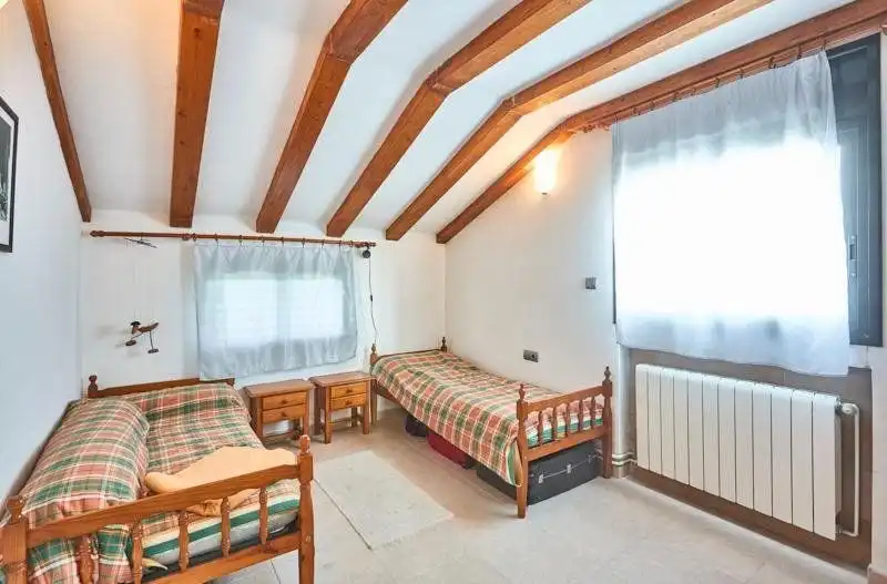 Habitación de Casa o chalet en venta en Sant Pere de Ribes con Calefacción, Terraza y Trastero