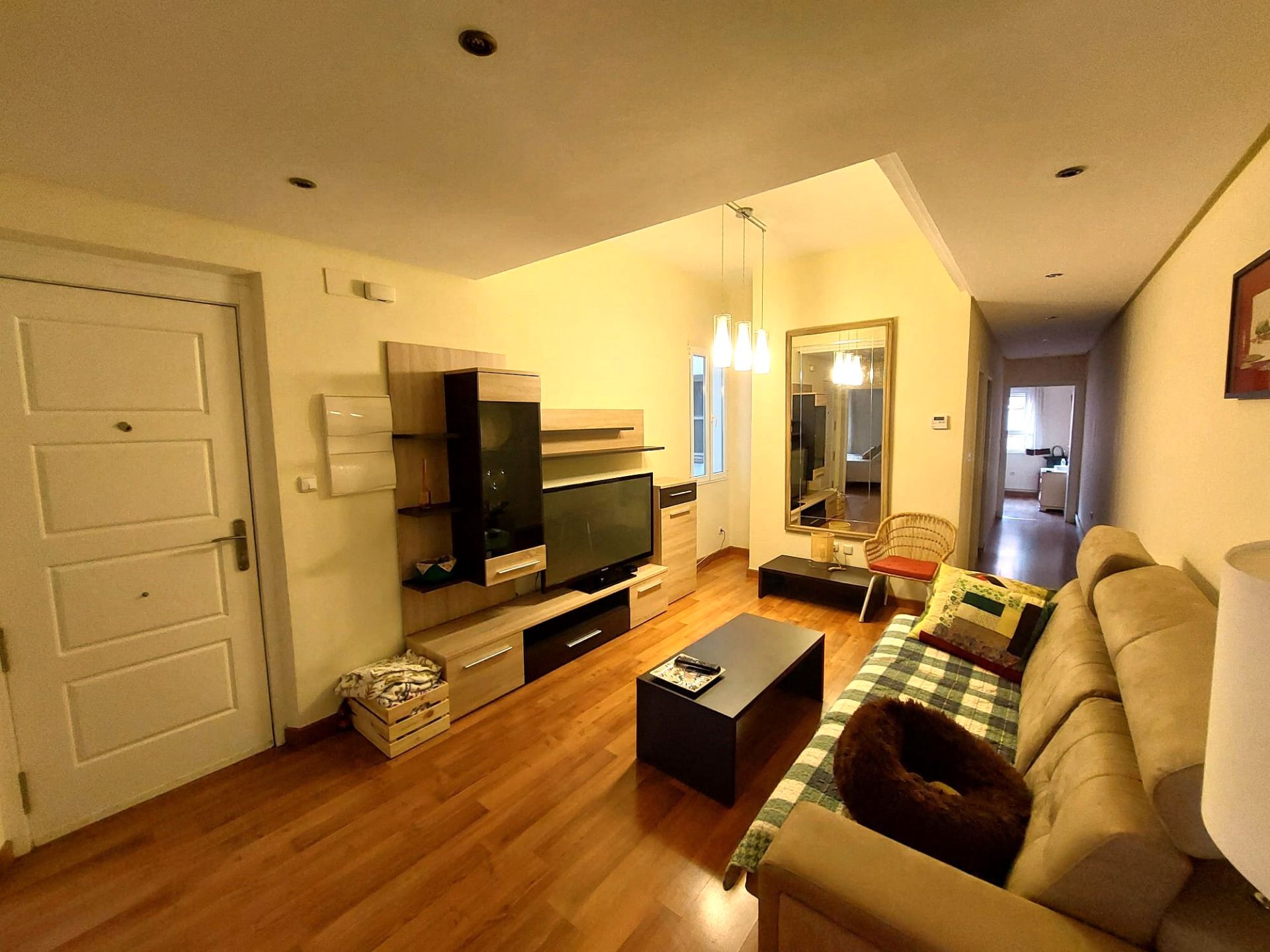 Sala d'estar de Pis en venda en León Capital  amb Calefacció, Jardí privat i Traster