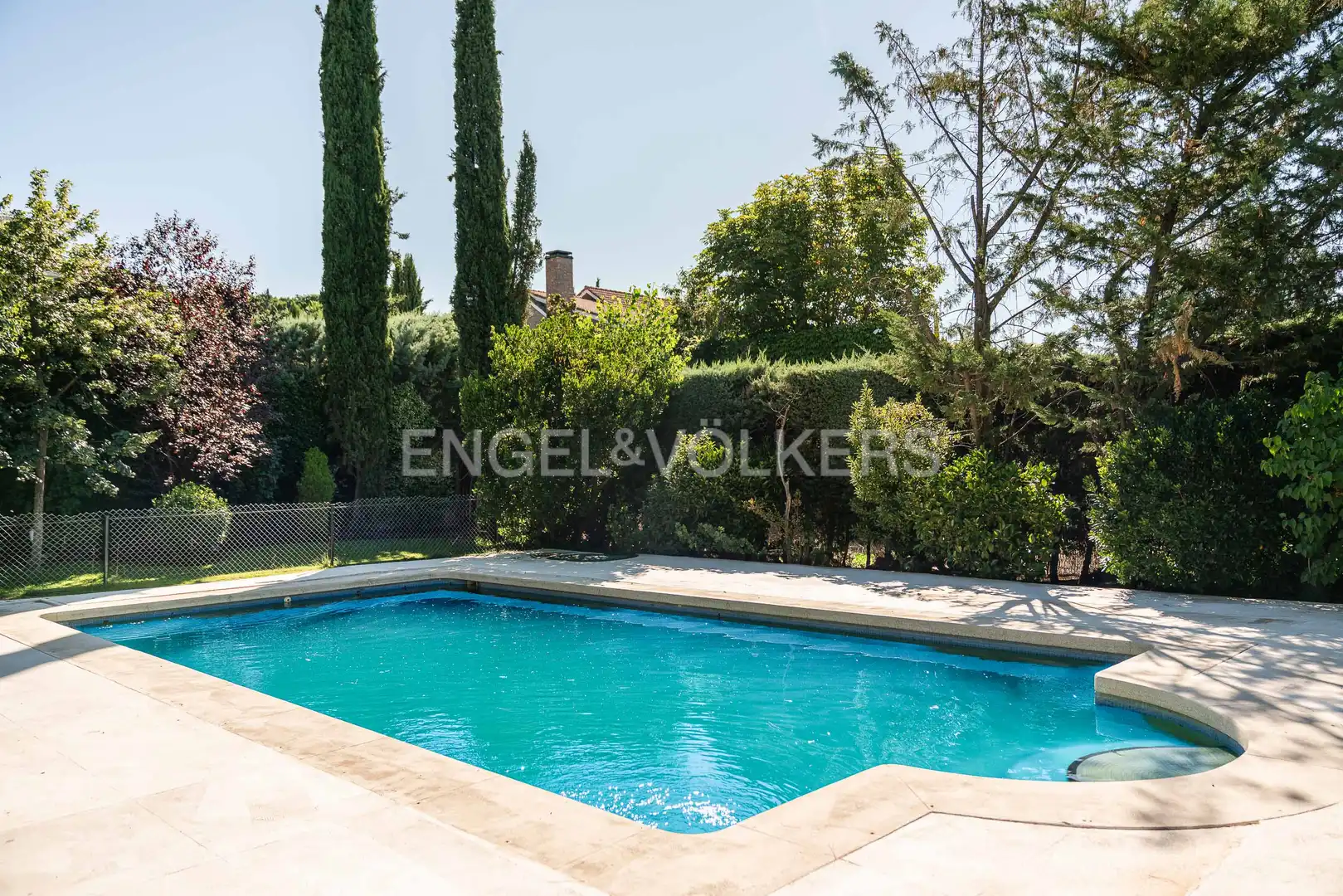 Piscina de Casa o xalet de lloguer en Pozuelo de Alarcón amb Aire condicionat, Calefacció i Jardí privat