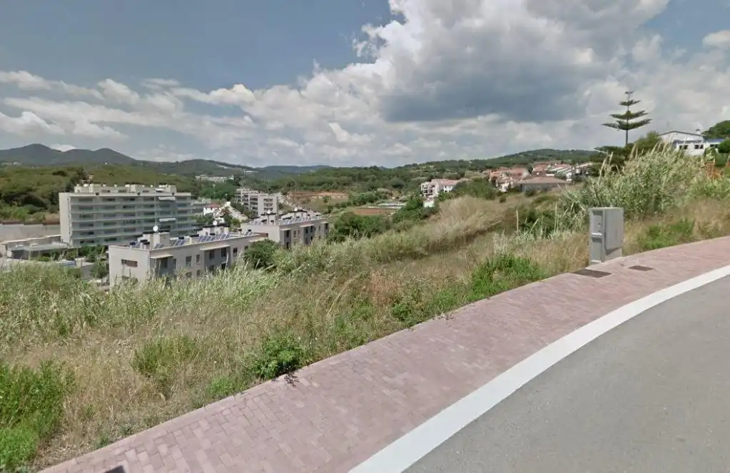 Terreno residenziale in vendita a Carrer Carles Gumersind Vidiella 9