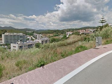 Terreny residencial en venda a Carrer Carles Gumersind Vidiella 9