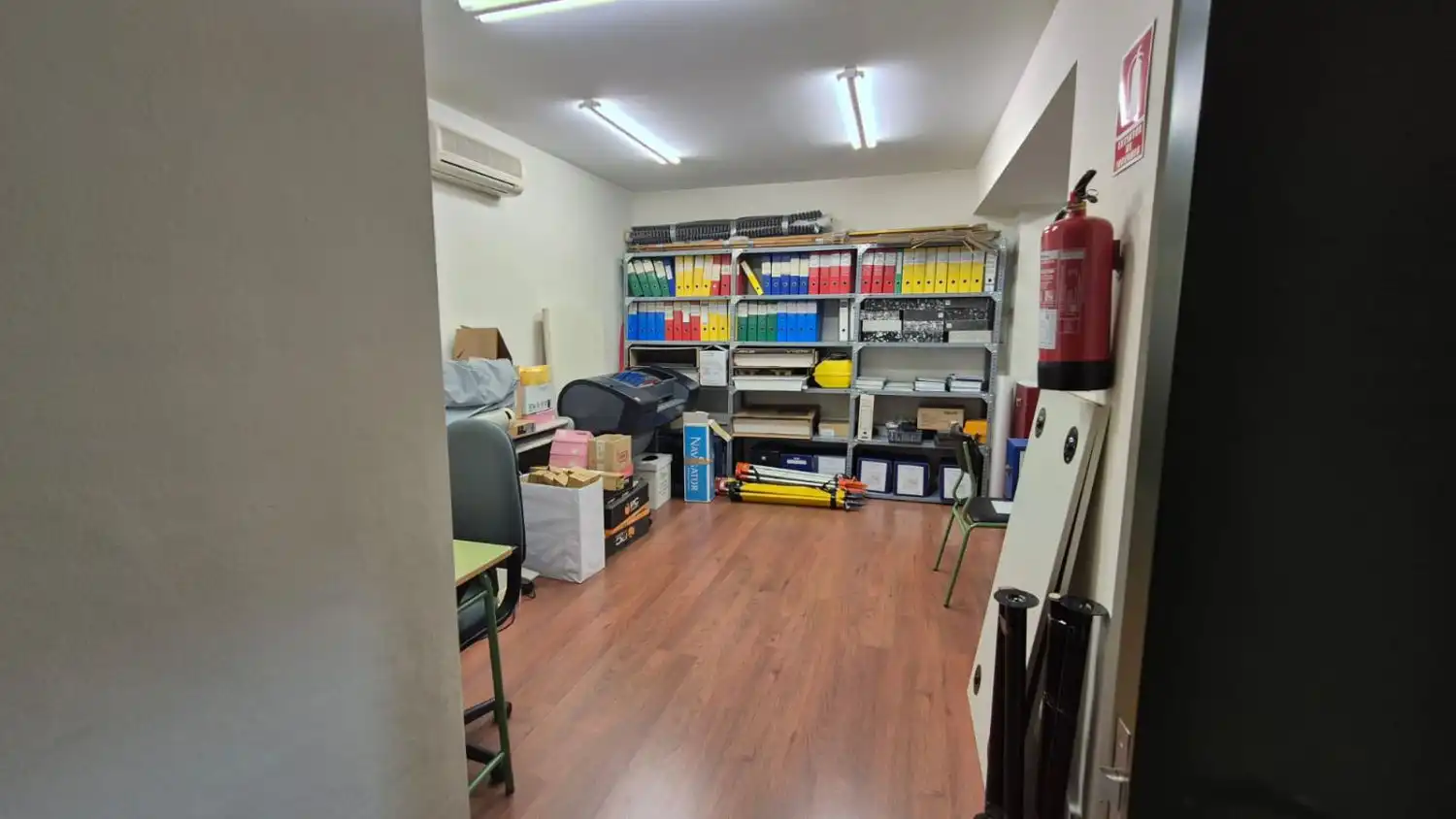 Büro zum Verkauf in Badajoz mit Klimaanlage, Heizung und Terrasse