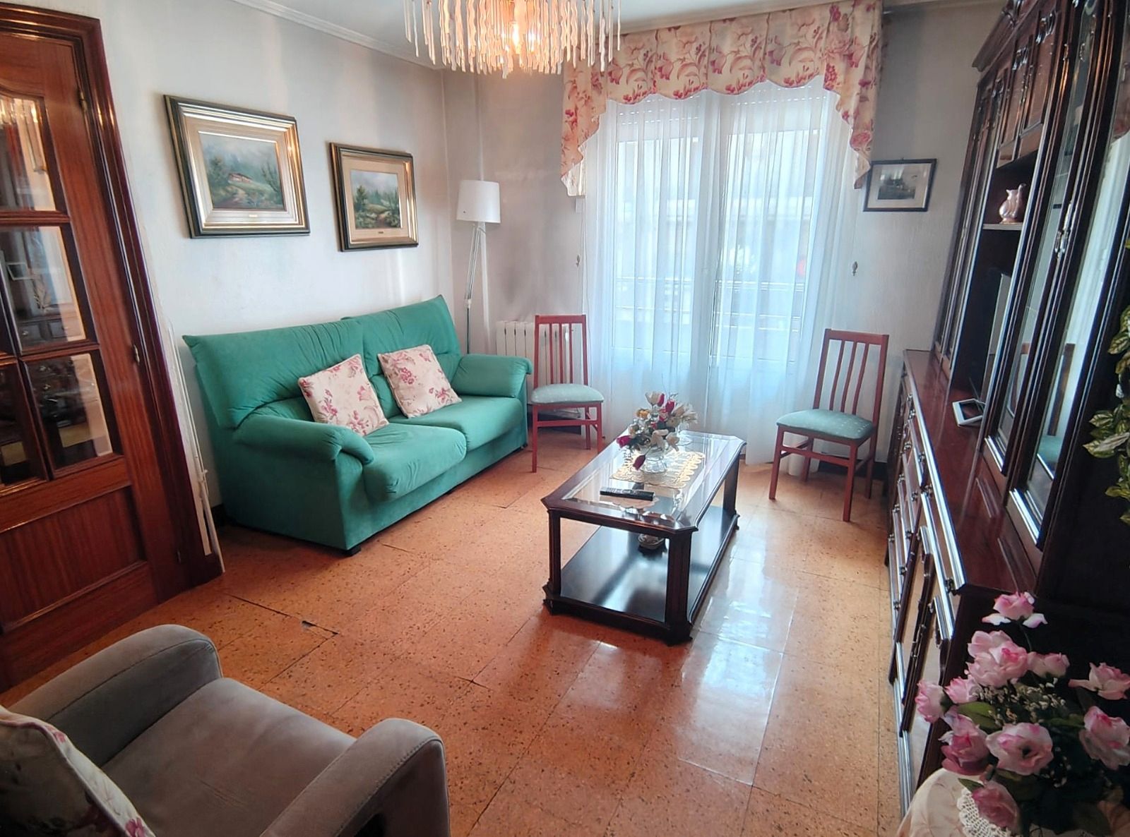 Living room of Flat for sale in Portugalete  with Heating, Furnished and Oven