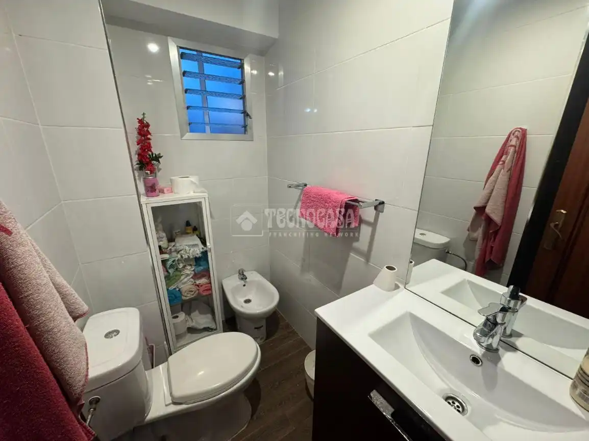 Baño de Piso en venta en Valencia con Calefacción, Amueblado y Balcón