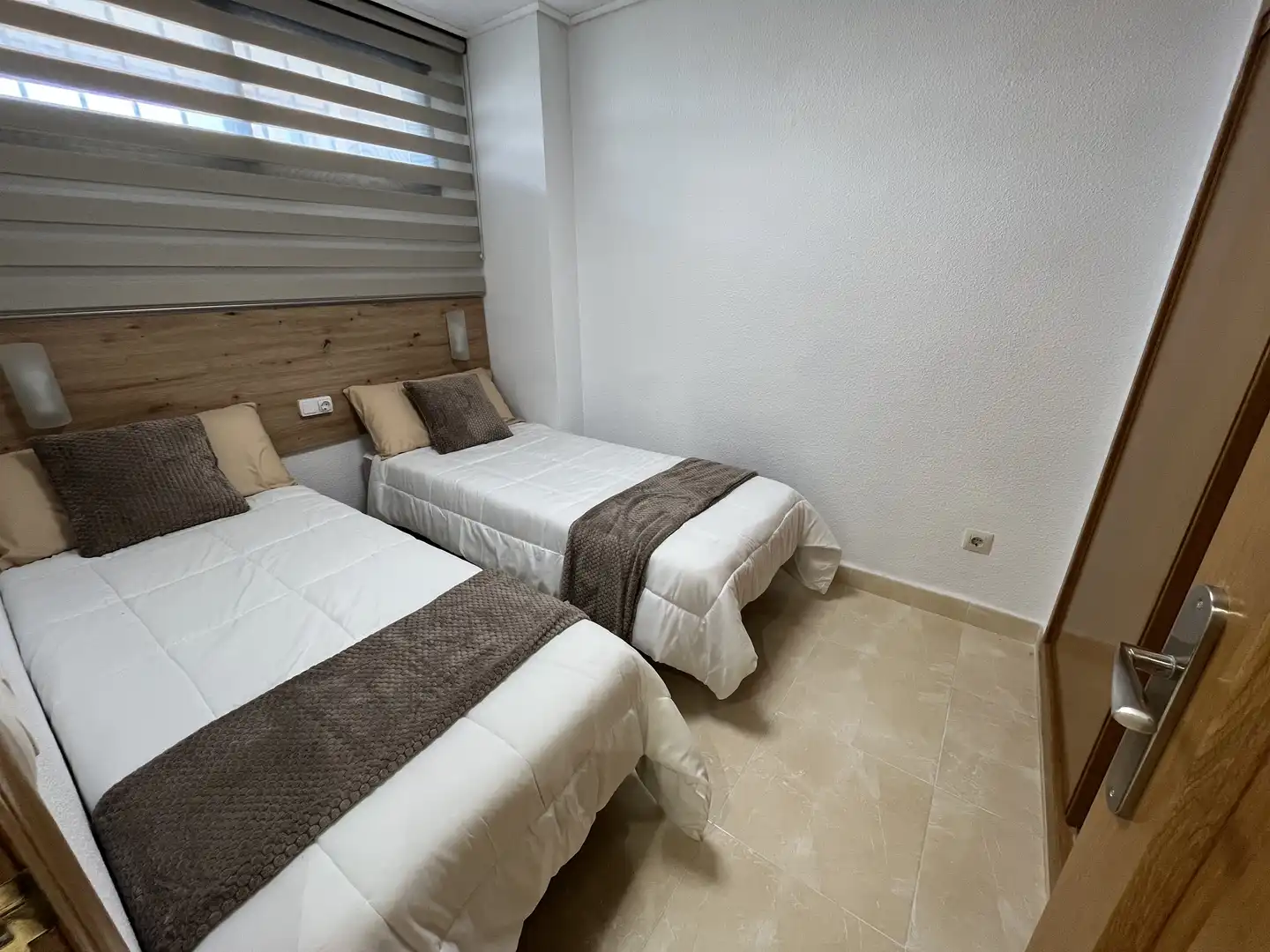 Schlafzimmer von Wohnung zum Verkauf in Benidorm mit Schwimmbad, Möbliert und Gemeinschaftspool