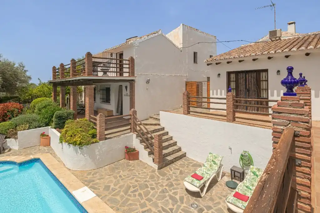 Casa rústica amb terrassa en venda a Villanueva del Trabuco, imagen 2