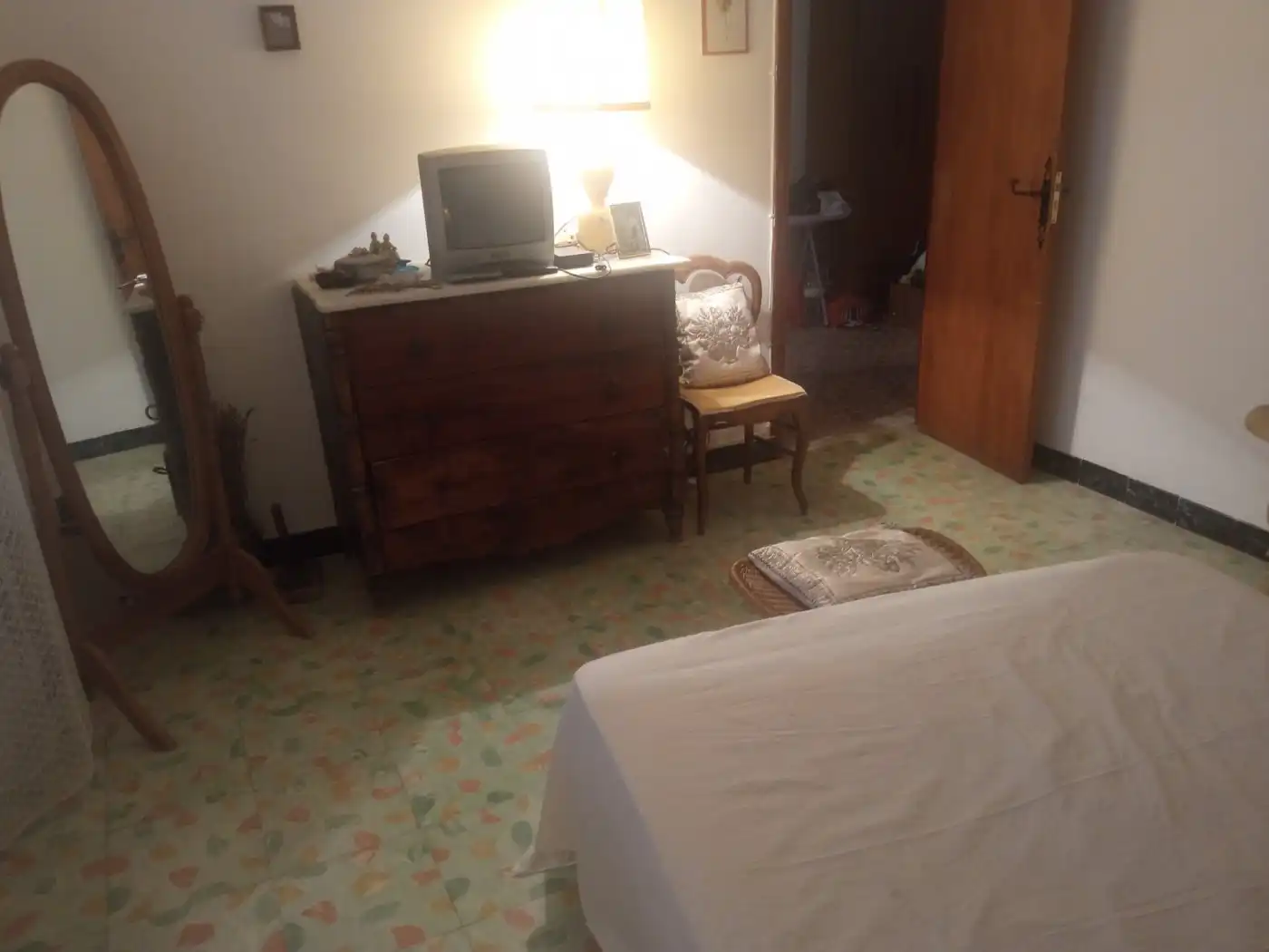 Schlafzimmer von Country house zum Verkauf in Quatretondeta mit Abstellraum und Balkon