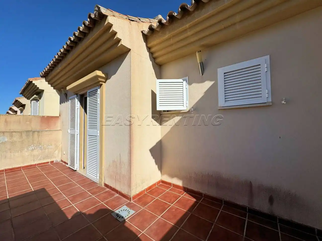 Terrassa de Casa adosada de lloguer en La Línea de la Concepción amb Terrassa, Moblat i Piscina comunitària