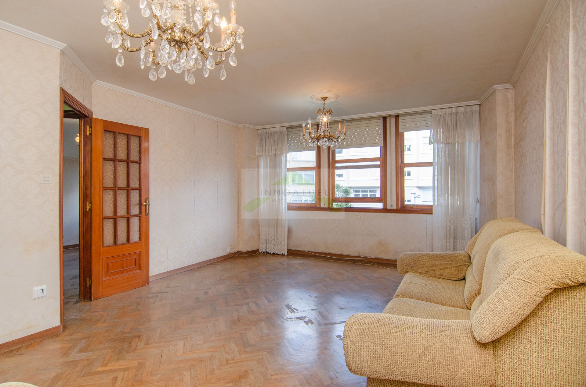 Sala d'estar de Pis en venda en A Coruña Capital  amb Forn i Rentadora