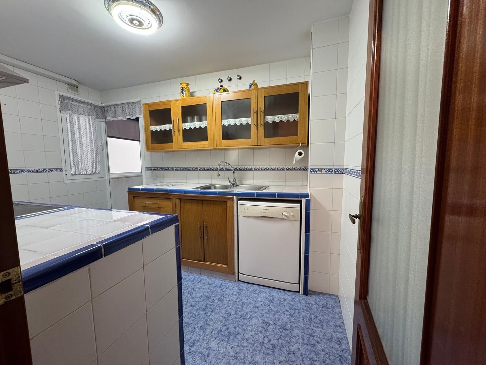 Küche von Wohnung zum Verkauf in Mairena del Aljarafe