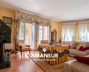 Living room of House or chalet for sale in  Huelva Capital  with Heating, Private garden and Parquet flooring