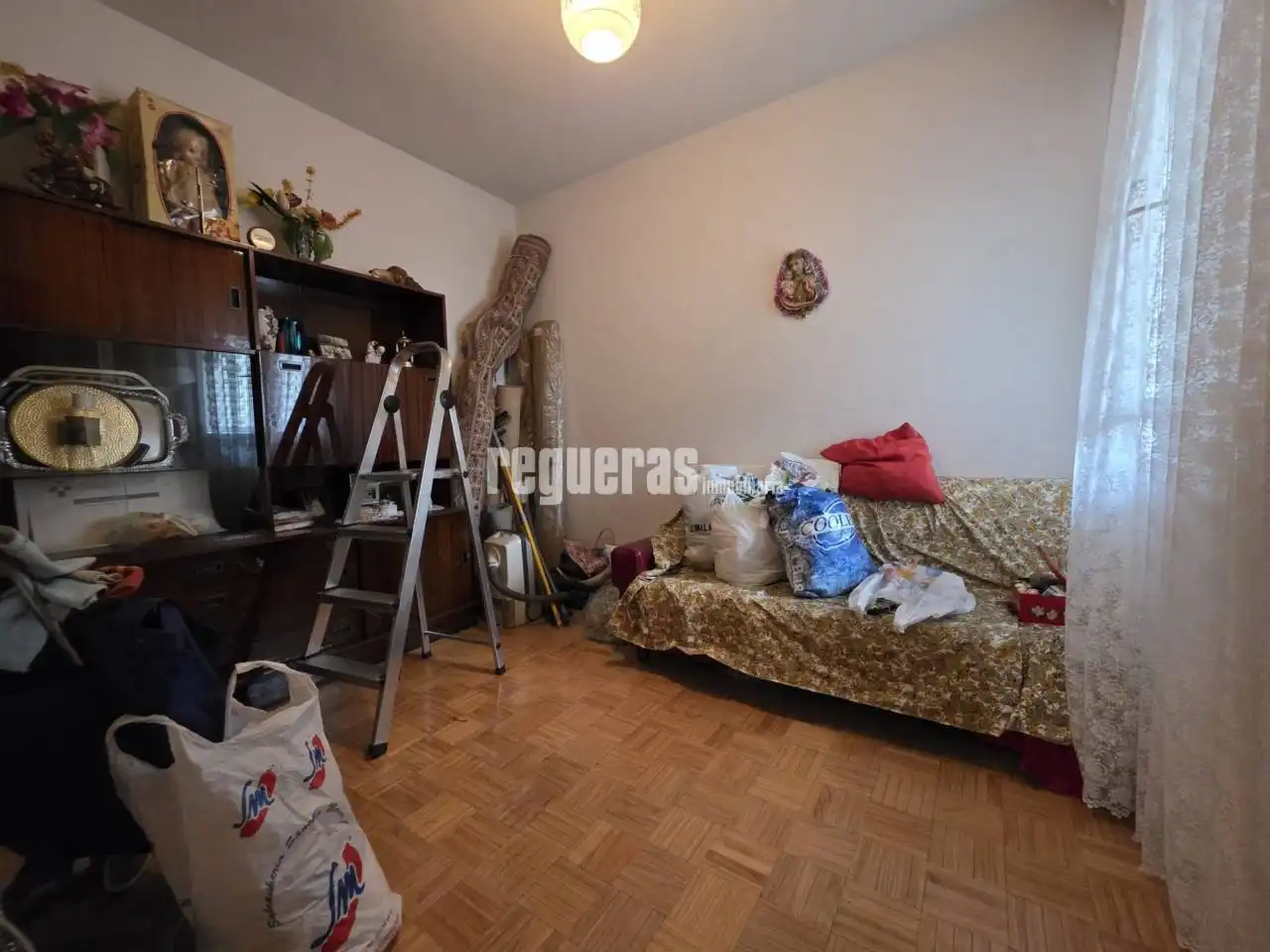 Habitación de Piso en venta en Avilés con Calefacción, Parquet y Terraza