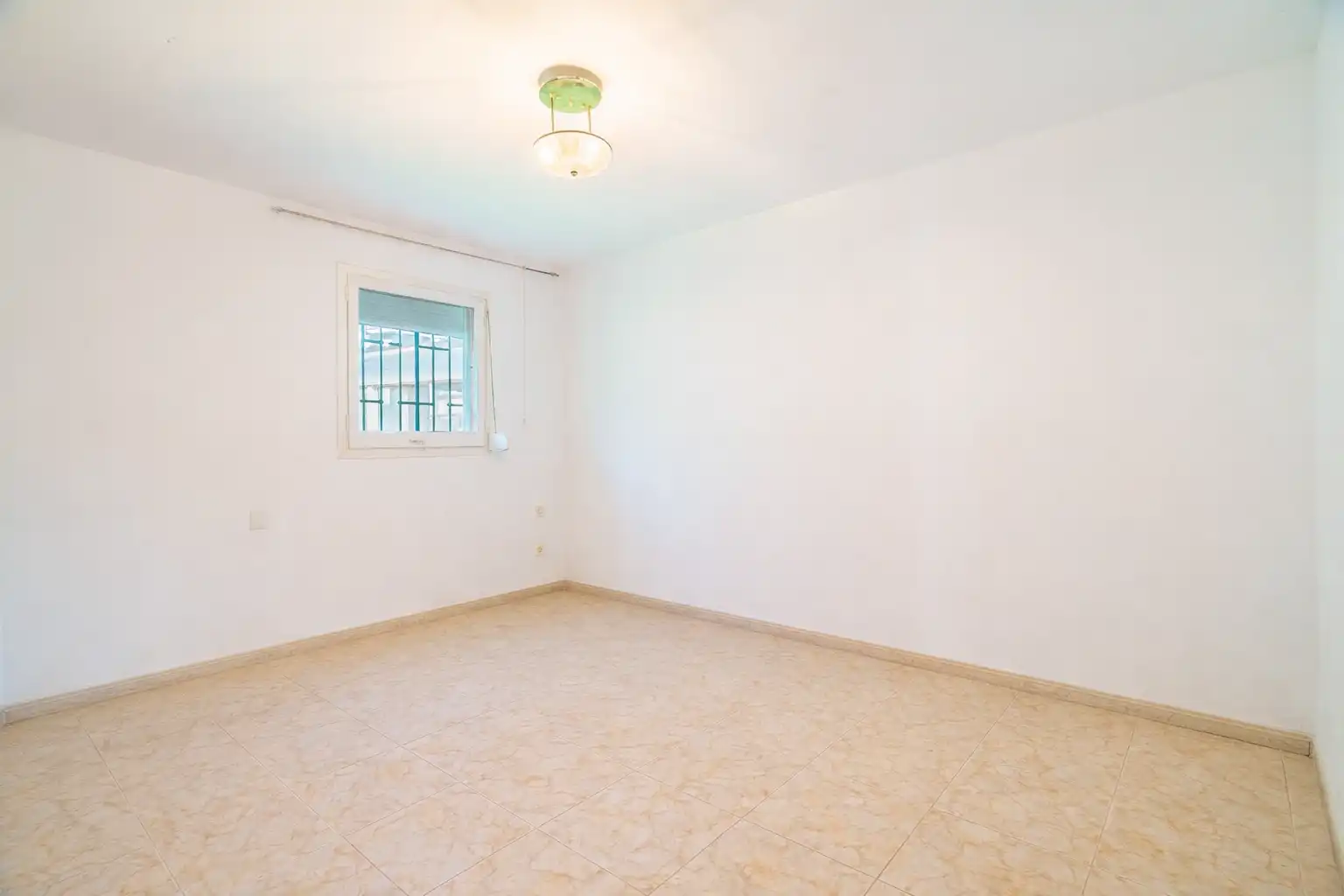 Habitación de Casa o chalet en venta en La Bisbal del Penedès con Trastero y Balcón