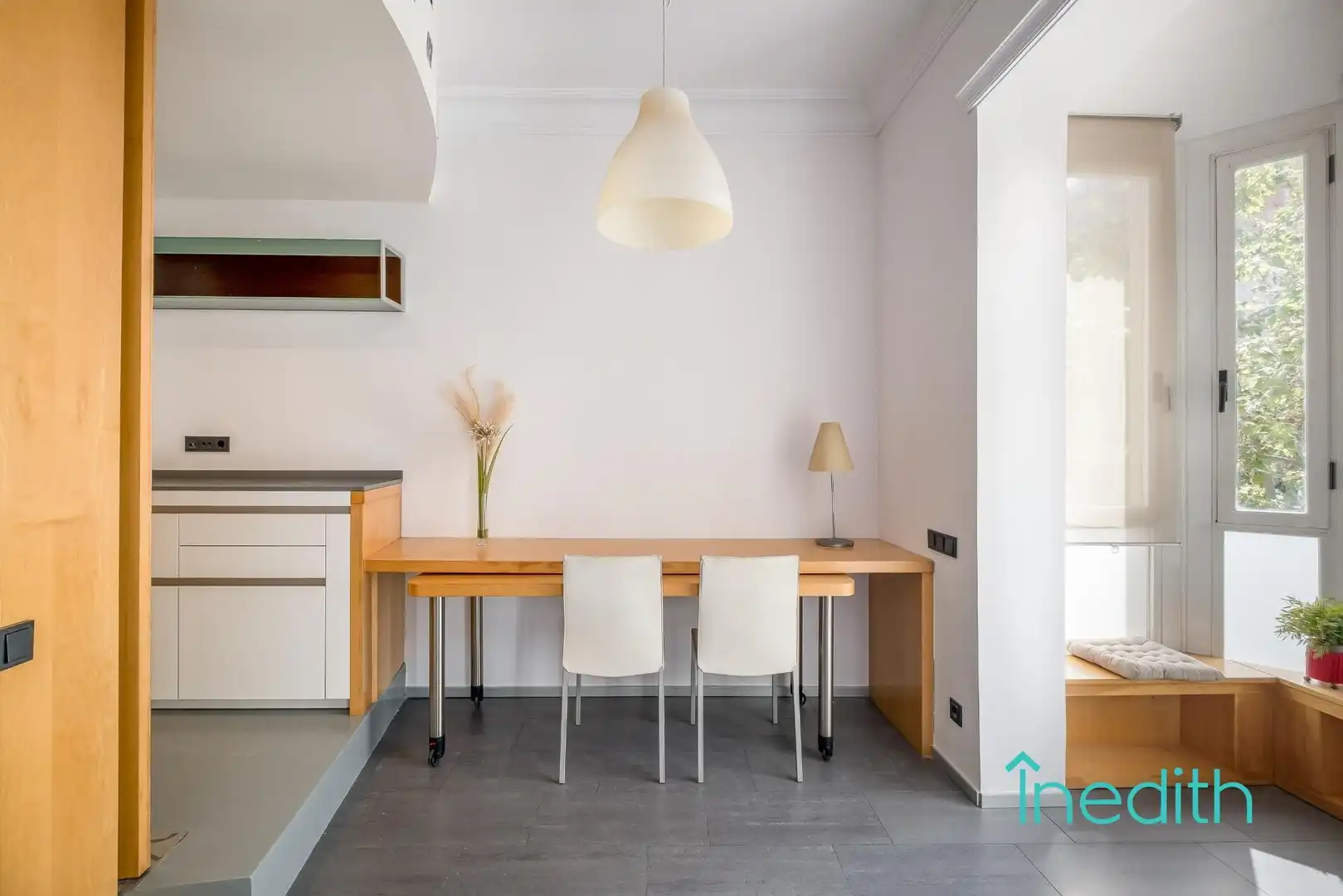 Dining room of Flat for sale in Barcelona  with Air Conditioner, Terrace and Furnished