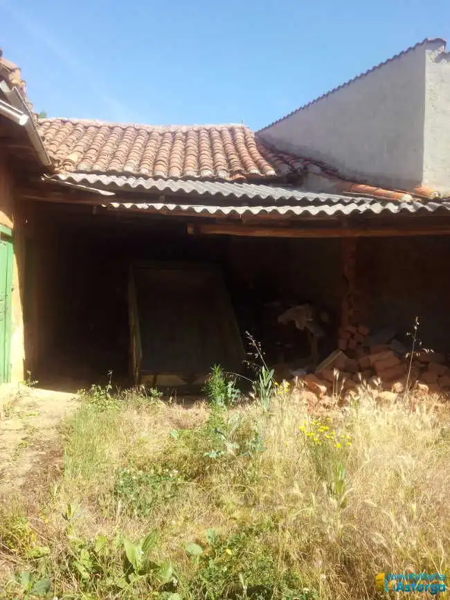 Casa o xalet en venda en Villaobispo de Otero amb Jardí privat
