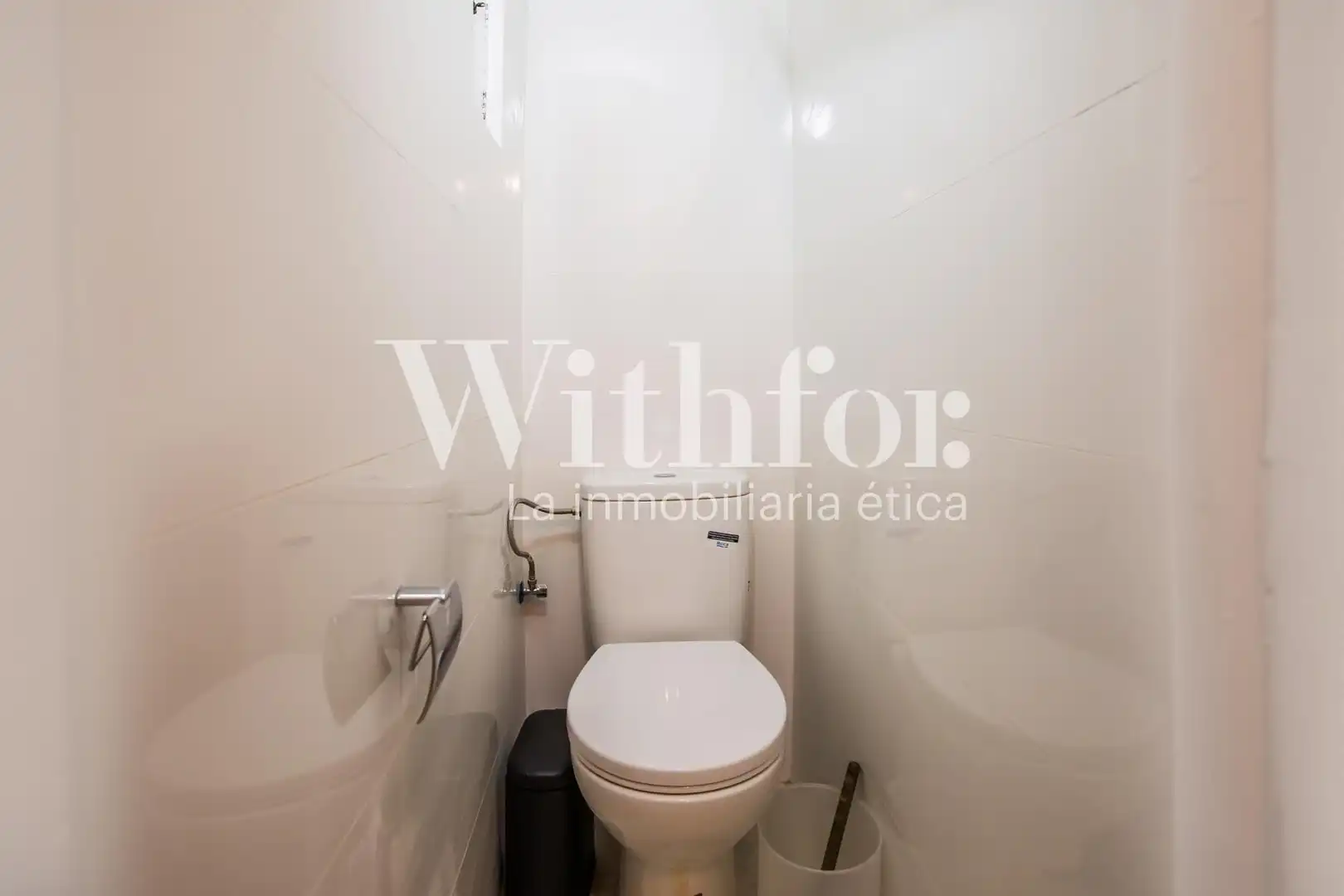 Baño de Planta baja en venta en Barcelona con Aire acondicionado, Parquet y Balcón