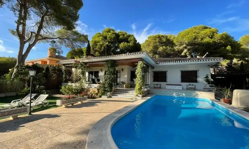 Villa avec piscine à vendre à Calle  Antonio Machado-Campoamor, imagen 4