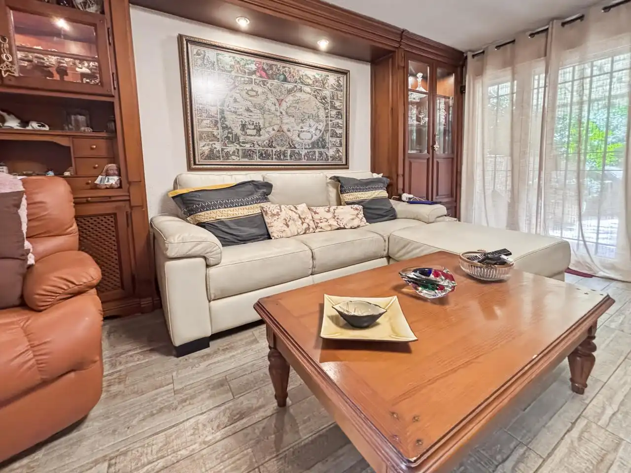 Sala d'estar de Casa adosada en venda en Moralzarzal amb Aire condicionat, Calefacció i Jardí privat