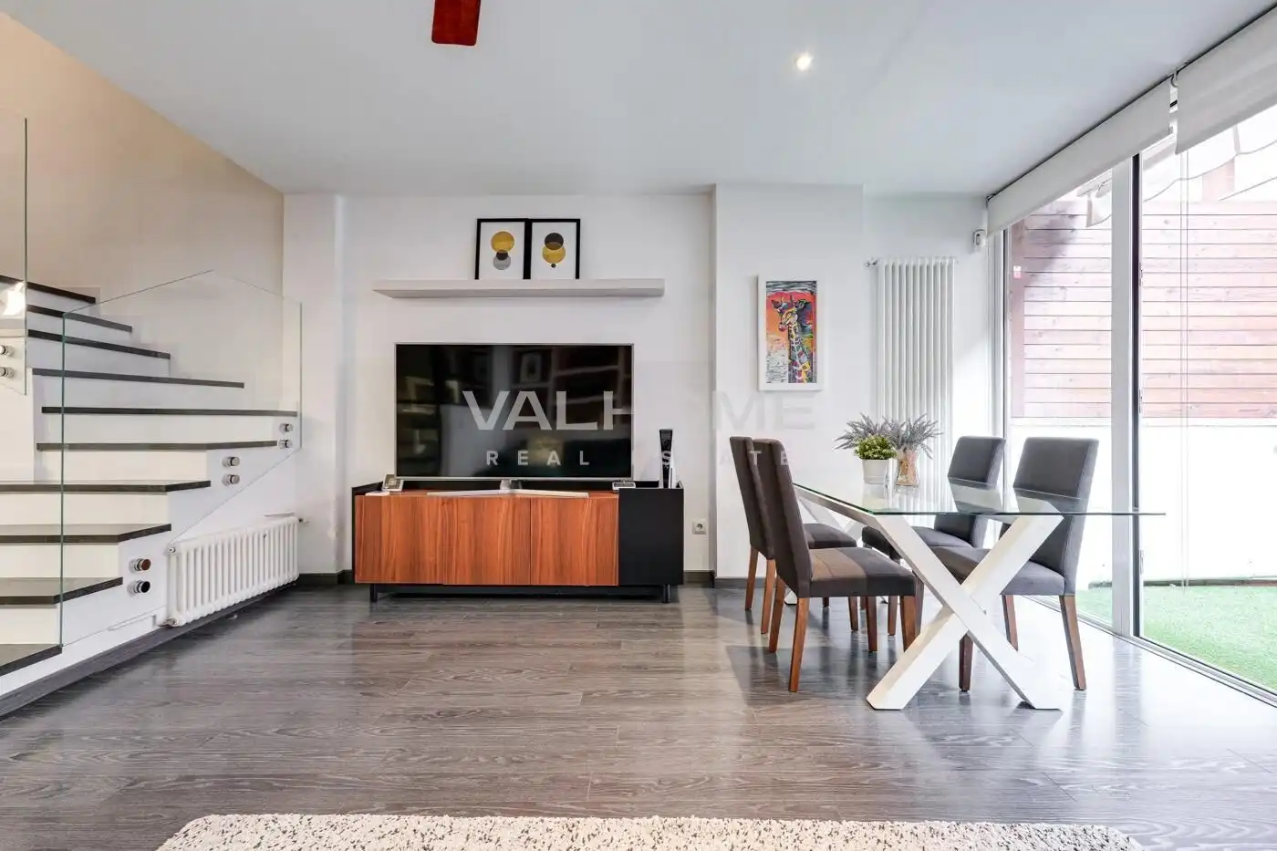 Wohnzimmer von Einfamilien-Reihenhaus zum Verkauf in Sant Cugat del Vallès mit Heizung, Privatgarten und Parkett