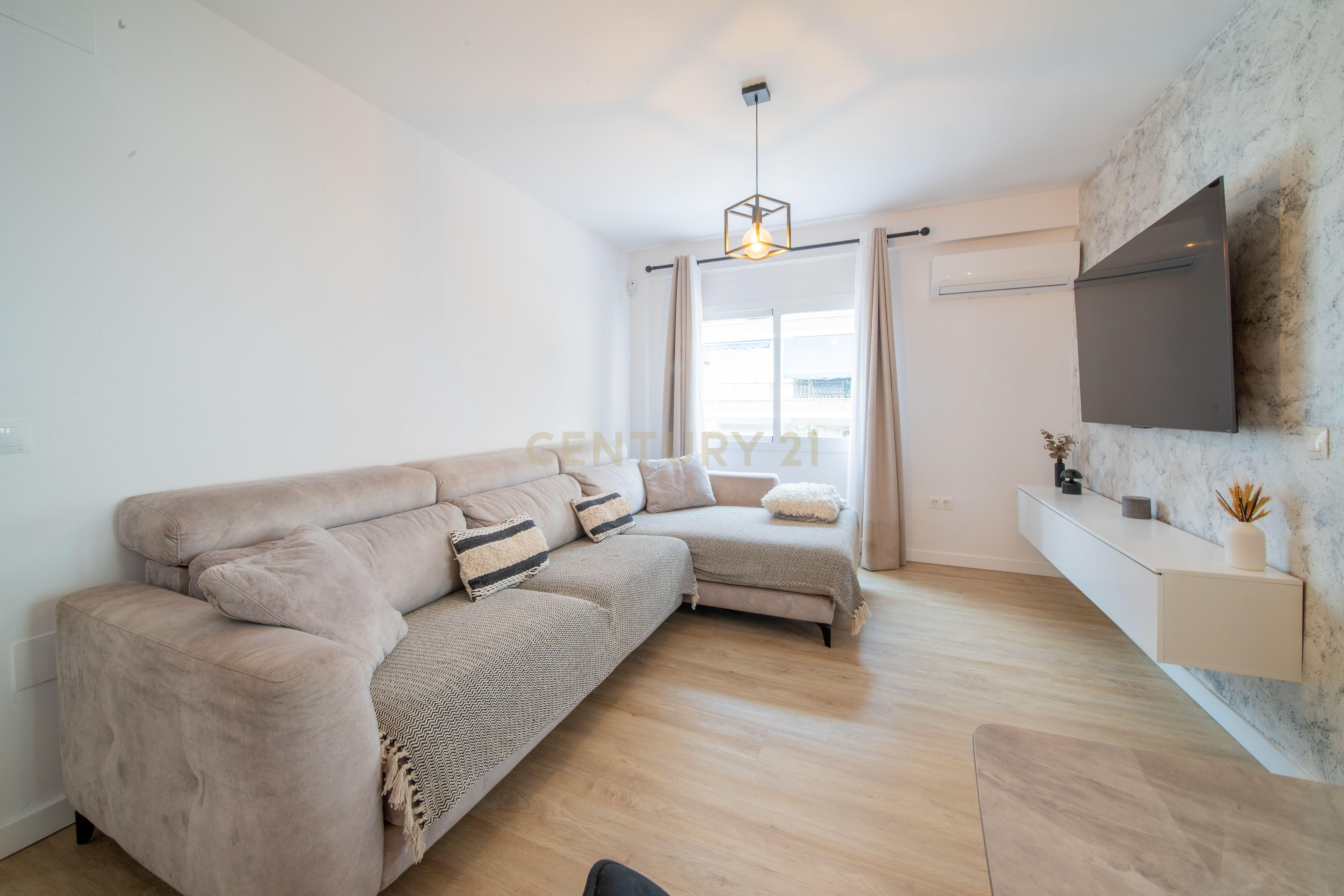 Living room of Flat for sale in Rincón de la Victoria  with Air Conditioner, Oven and Washing machine