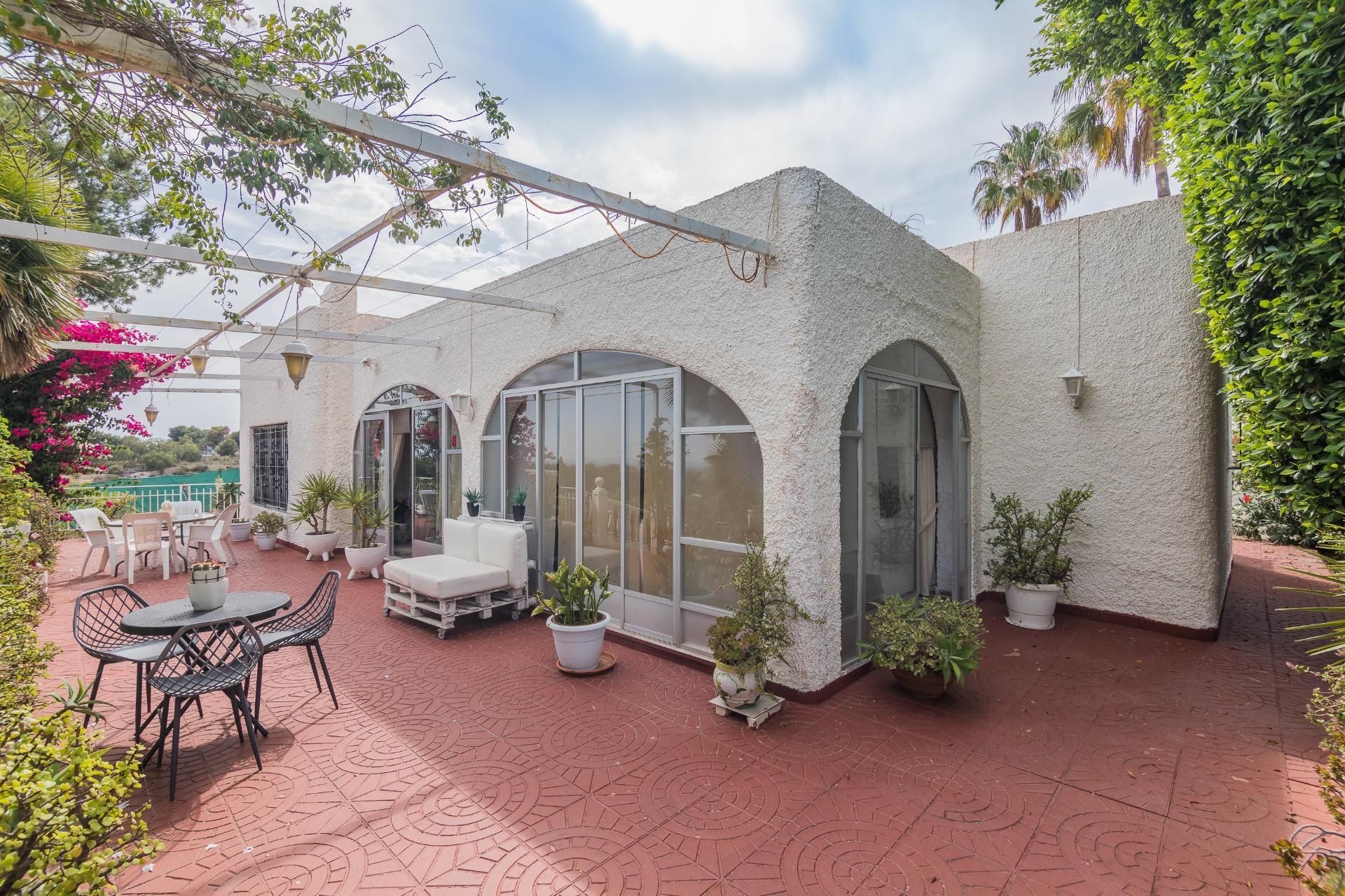Terrassa de Casa o xalet en venda en Elche / Elx amb Aire condicionat, Calefacció i Jardí privat