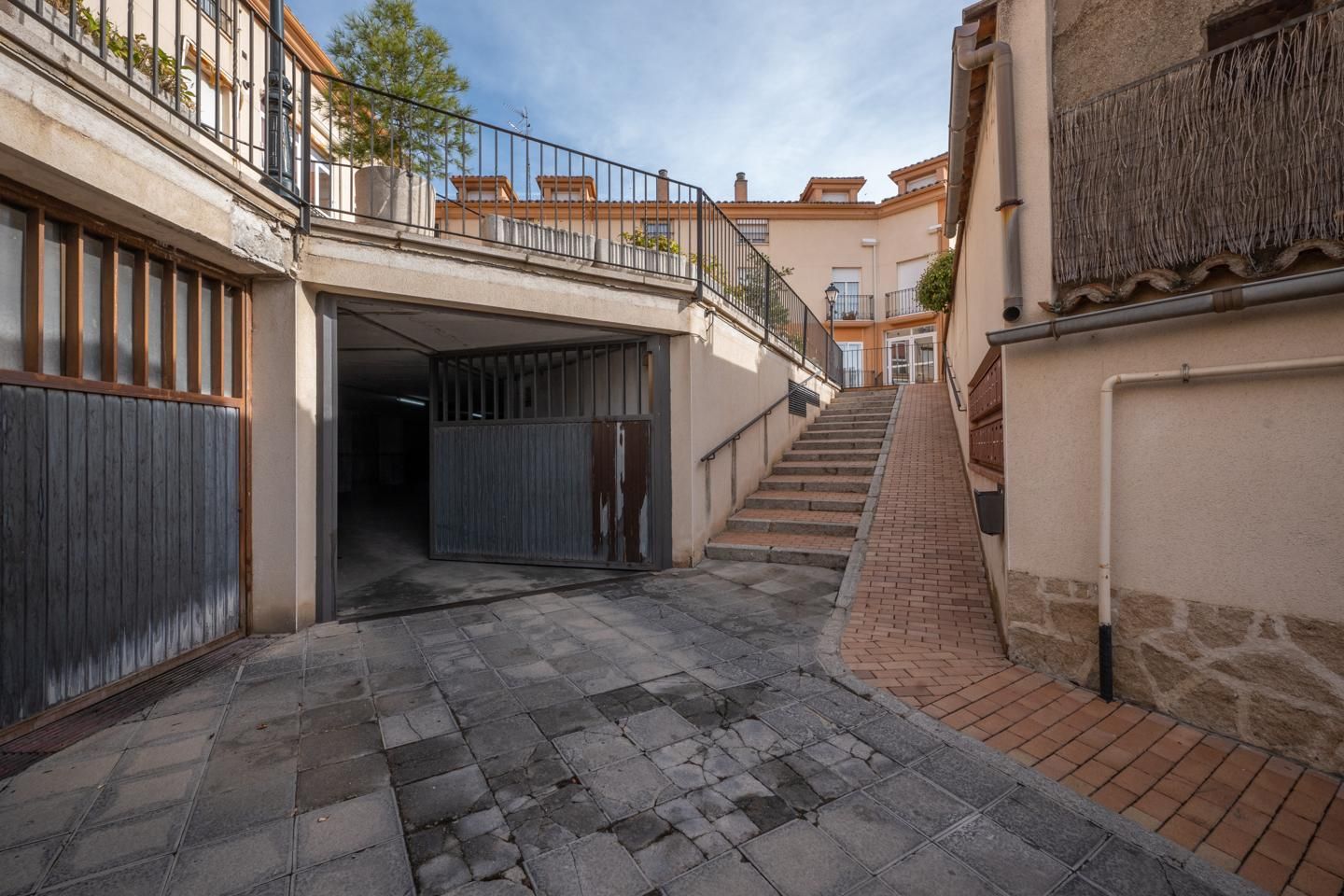 Parking de Piso en venta en Ávila Capital con Calefacción, Parquet y Trastero