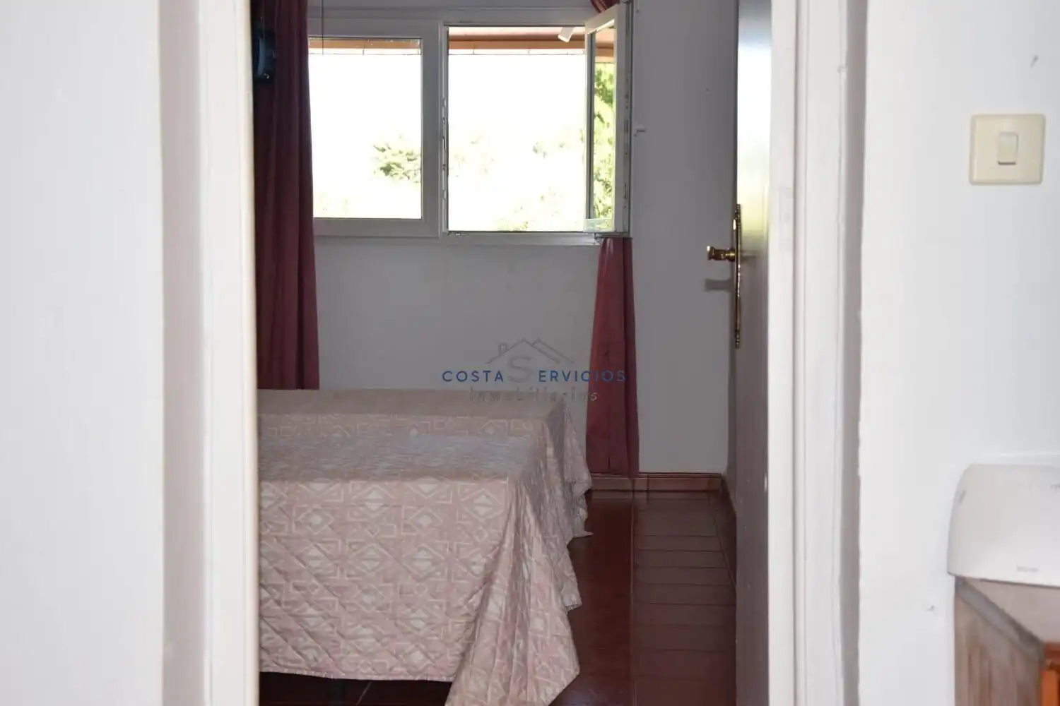 Dormitori de Finca rústica en venda en Gibraleón amb Aire condicionat, Terrassa i Piscina