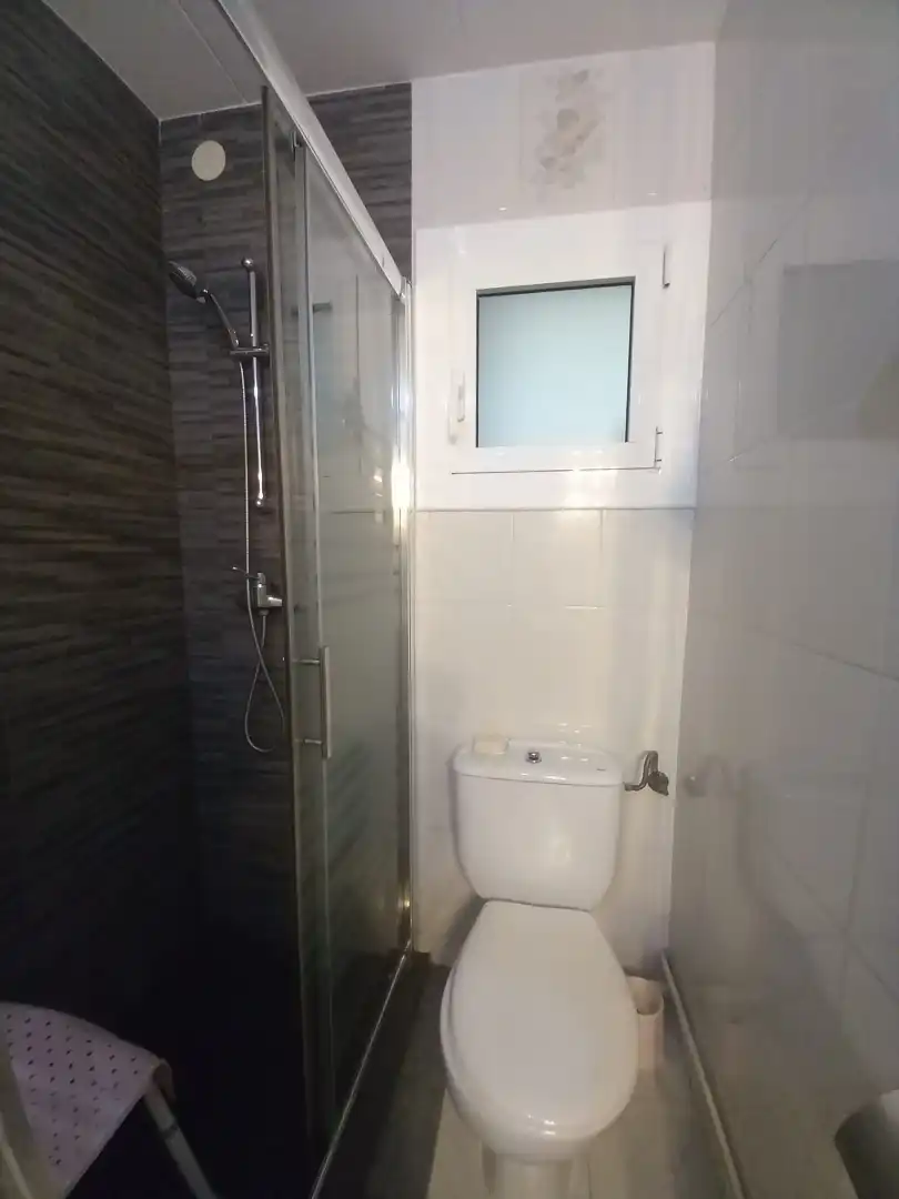 Badezimmer von Wohnung zum Verkauf in Badalona mit Klimaanlage, Heizung und Terrasse