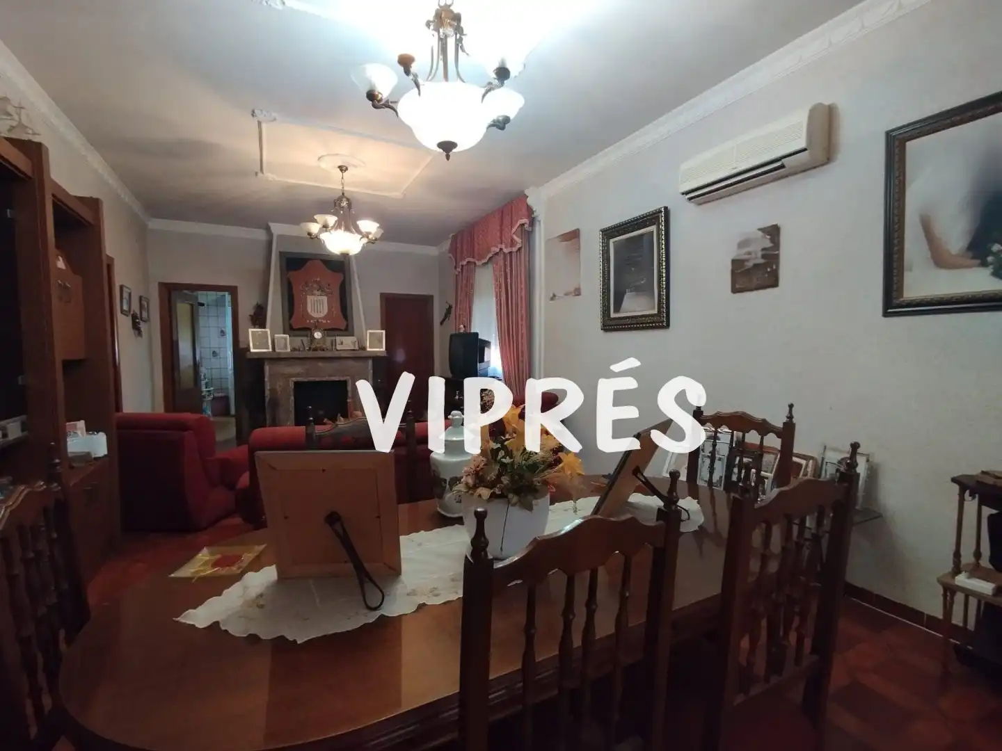 Houses for sale in Este