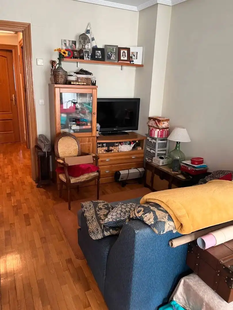 Habitación de Apartamento en venta en Irun  con Calefacción, Parquet y Amueblado