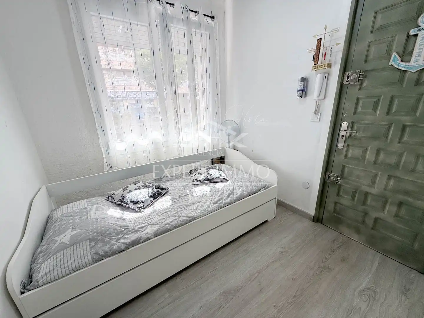 Habitación de Apartamento en venta en Roses con Amueblado y Piscina comunitaria