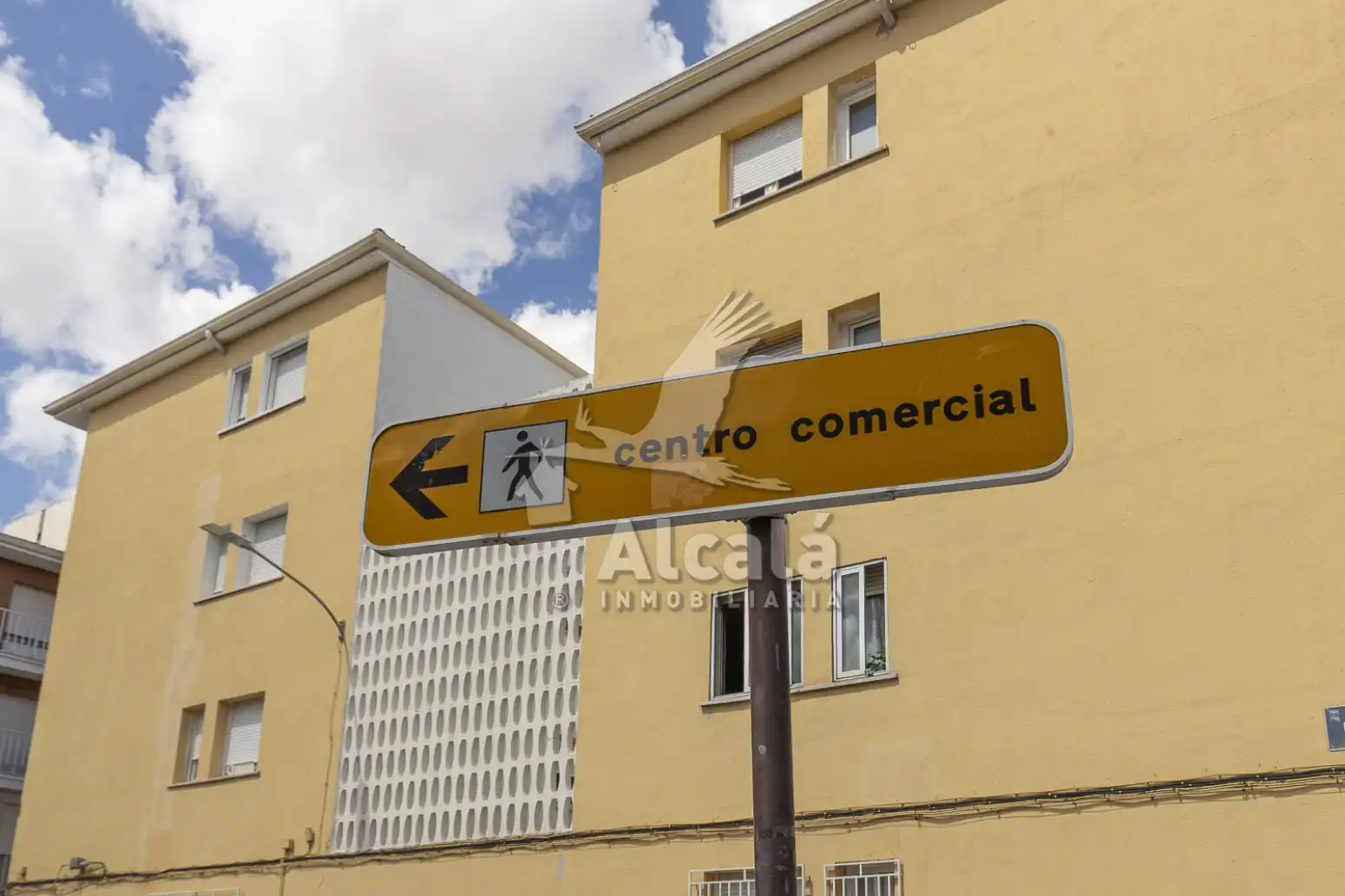 Außenansicht von Garage zum Verkauf in Guadalajara