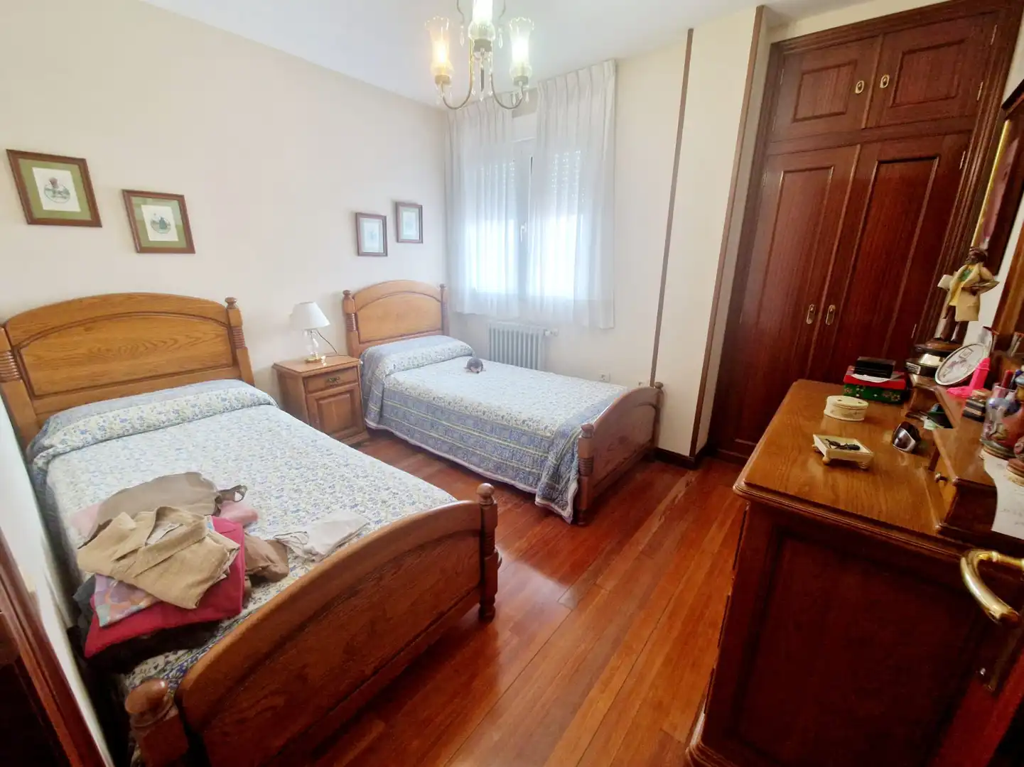 Habitación de Piso en venta en Avilés con Calefacción, Parquet y Terraza