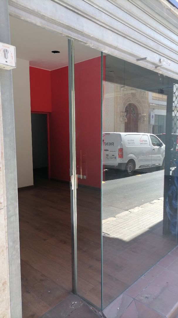 Premises for sale in Sitges  with Air Conditioner and Parquet flooring