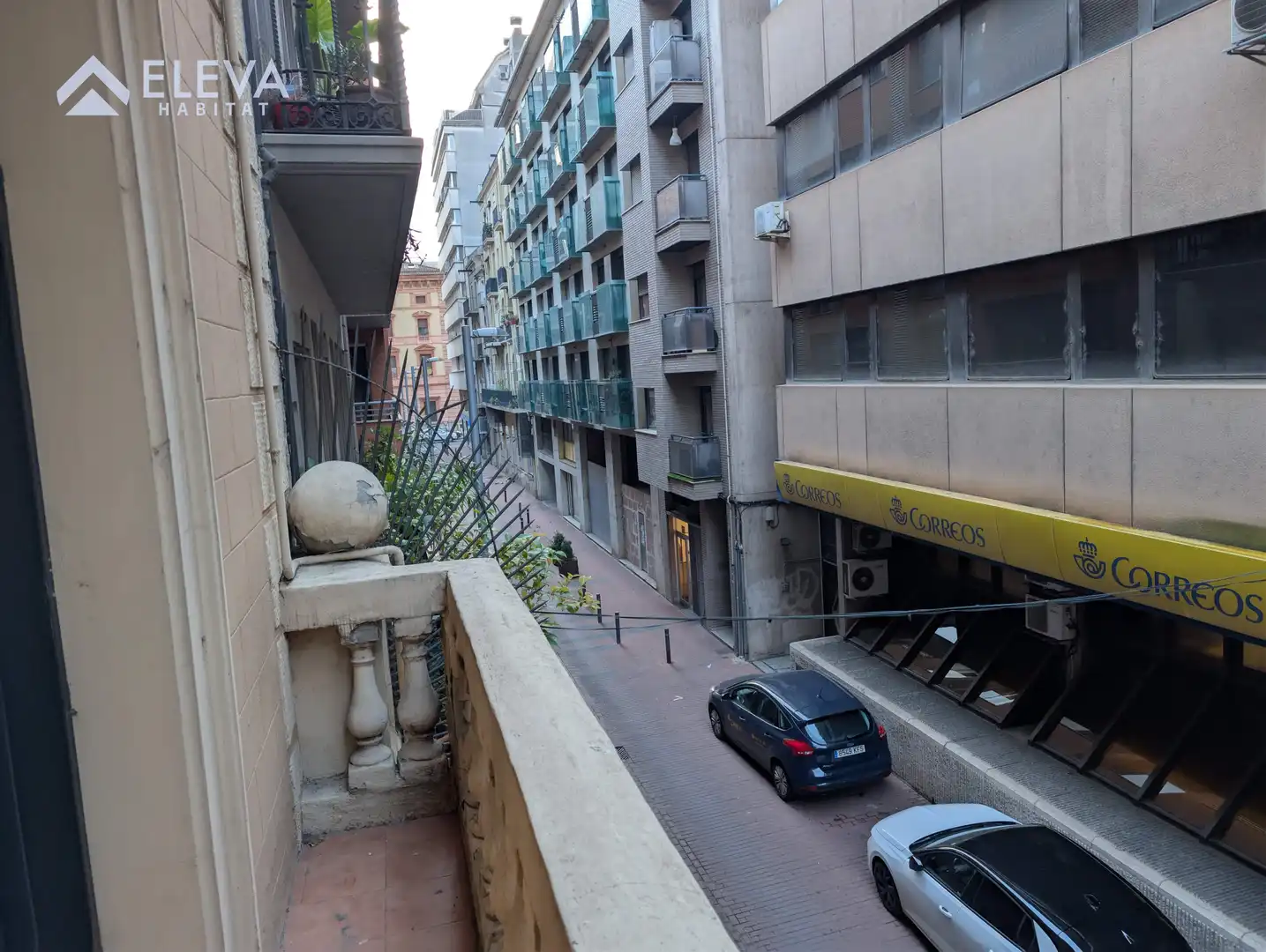 Vista exterior de Edificio en venta en Lleida