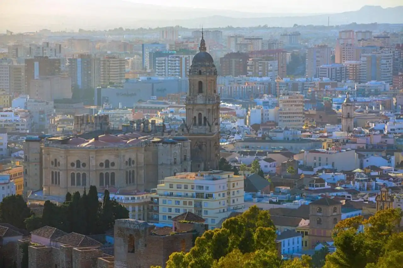 Vista exterior de Planta baixa en venda en Málaga amb Aire condicionat, Calefacció i Moblat