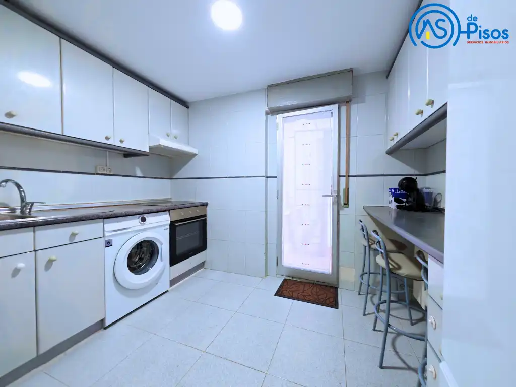 Flat for rent in Calle de Felisa Galé, 2, La Jota