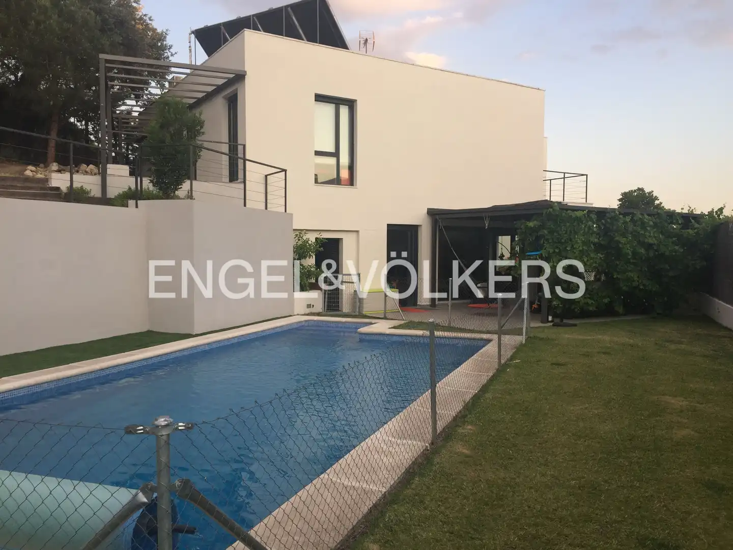 Piscina de Casa o chalet de alquiler en Torrelodones con Aire acondicionado, Calefacción y Jardín privado