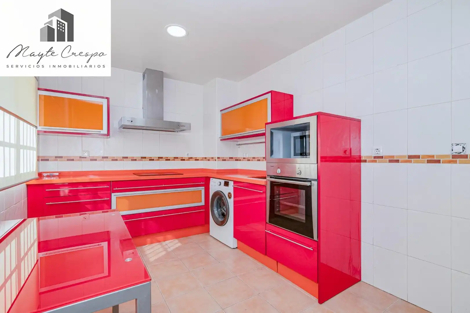 Casa aparellada amb terrassa en venda a Jun, imagen 7