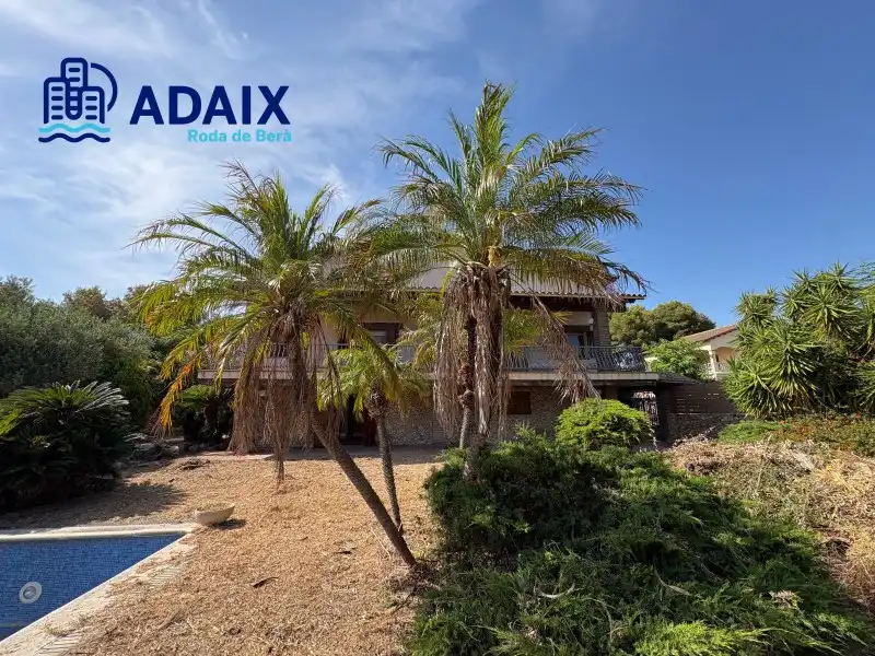 Vista exterior de Casa o chalet en venta en Roda de Berà con Terraza, Trastero y Piscina