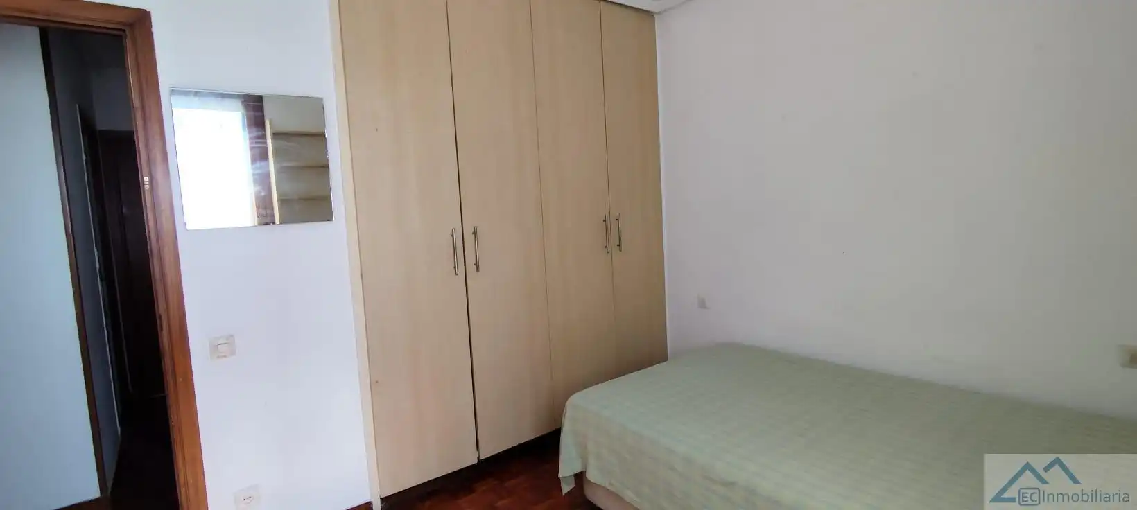 Habitación de Piso en venta en Santander con Calefacción y Parquet