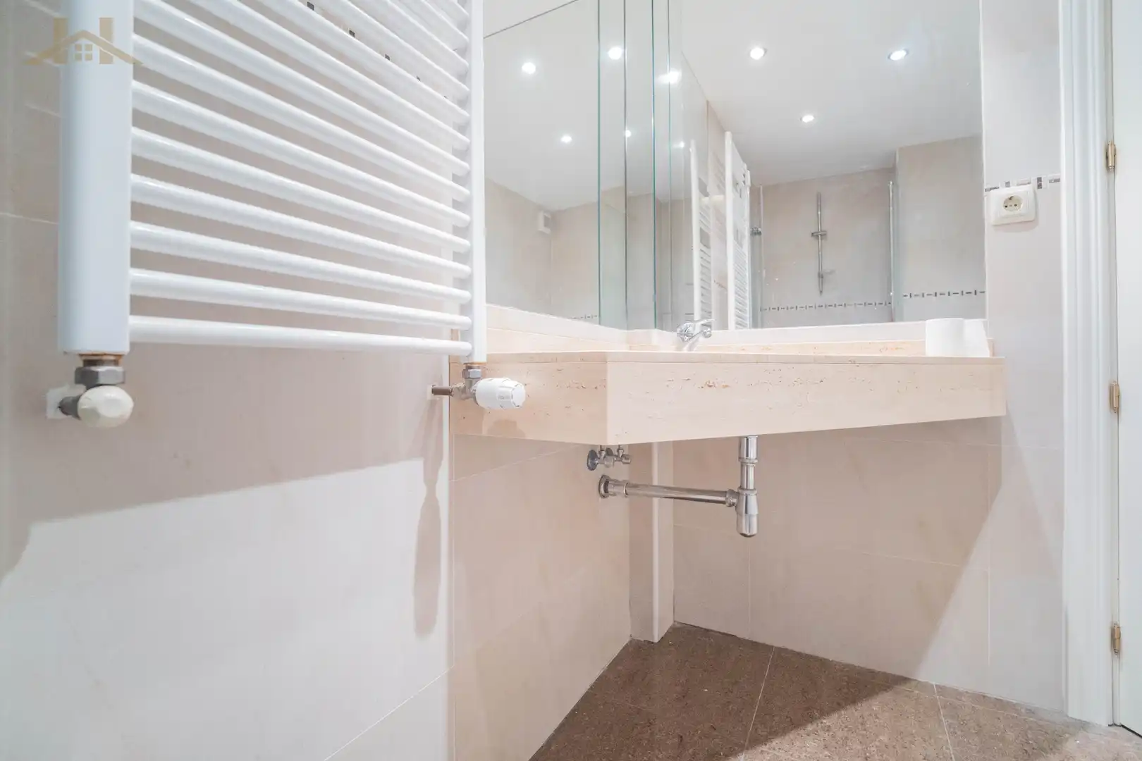 Badezimmer von Wohnung zum Verkauf in Torrejón de Ardoz mit Möbliert